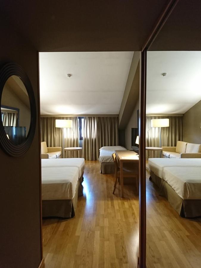 Parador De Σέου δ' Ουρζέλ Εξωτερικό φωτογραφία