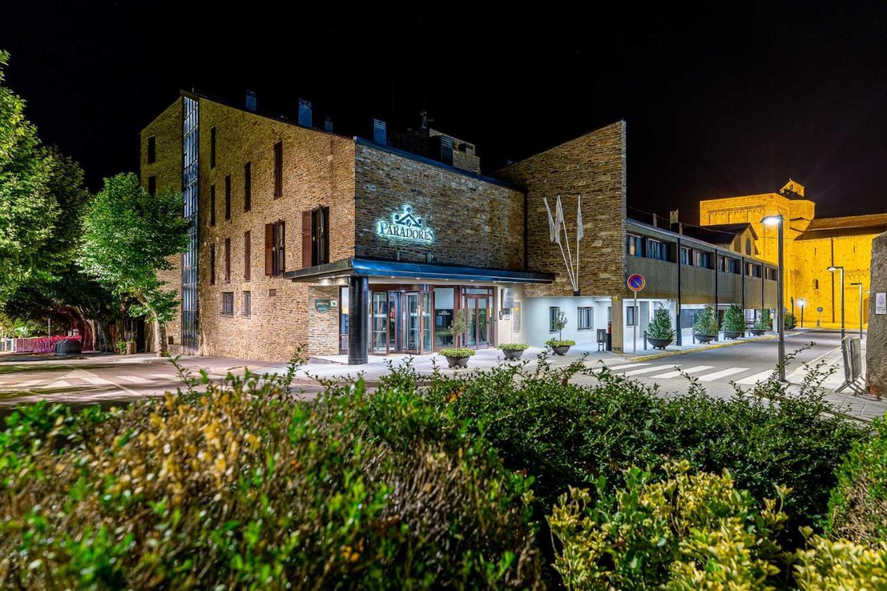 Parador De Σέου δ' Ουρζέλ Εξωτερικό φωτογραφία