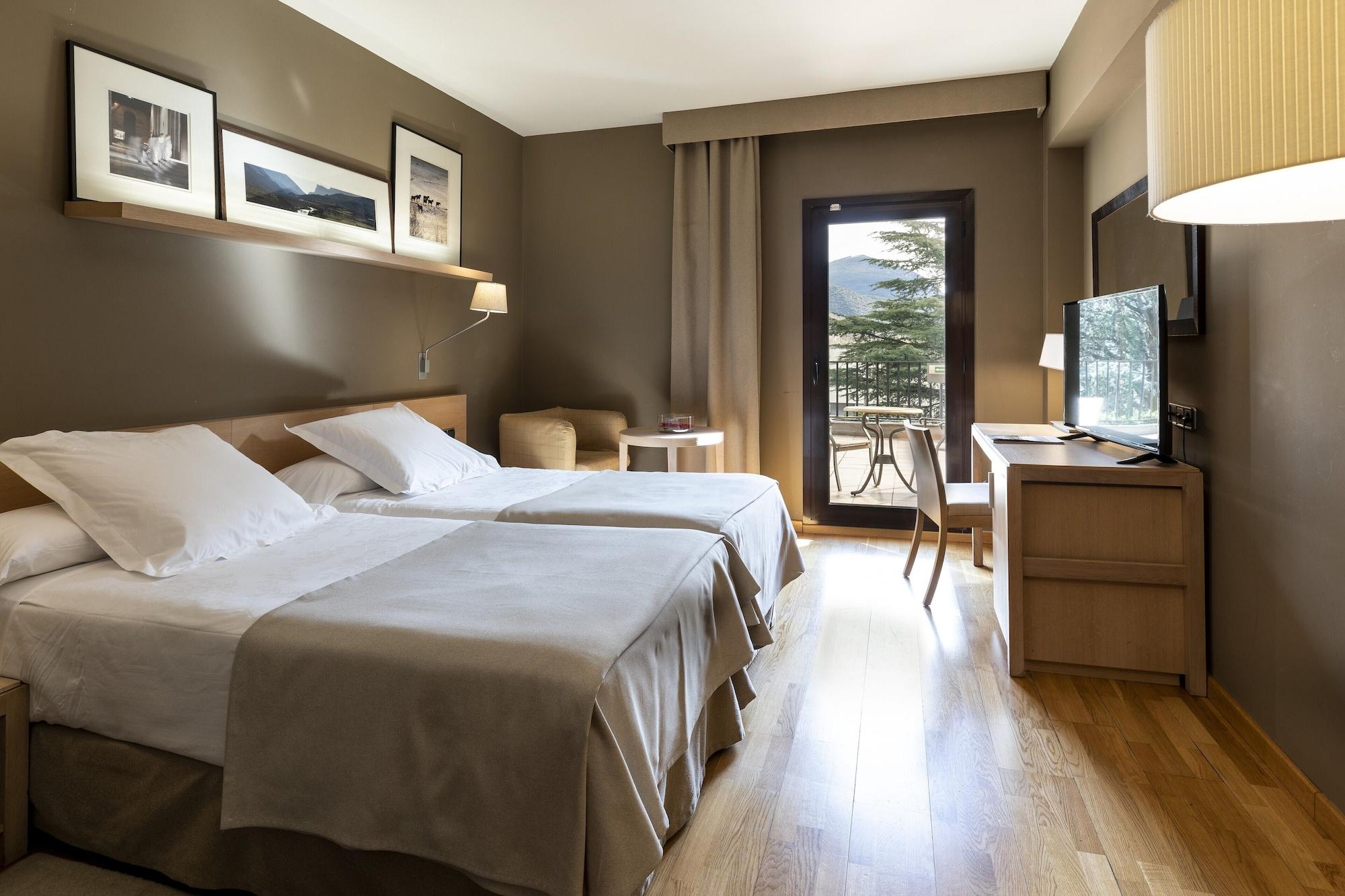 Parador De Σέου δ' Ουρζέλ Εξωτερικό φωτογραφία