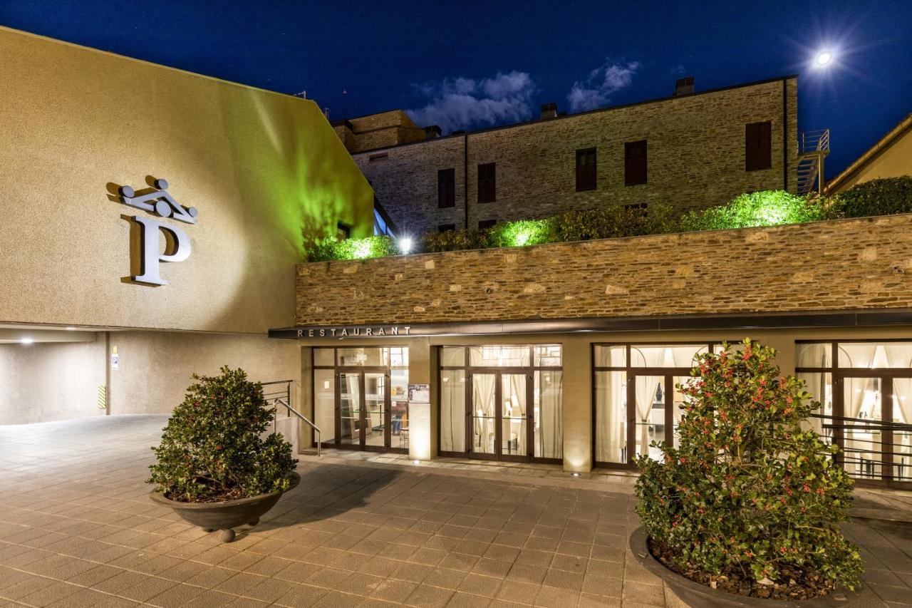 Parador De Σέου δ' Ουρζέλ Εξωτερικό φωτογραφία